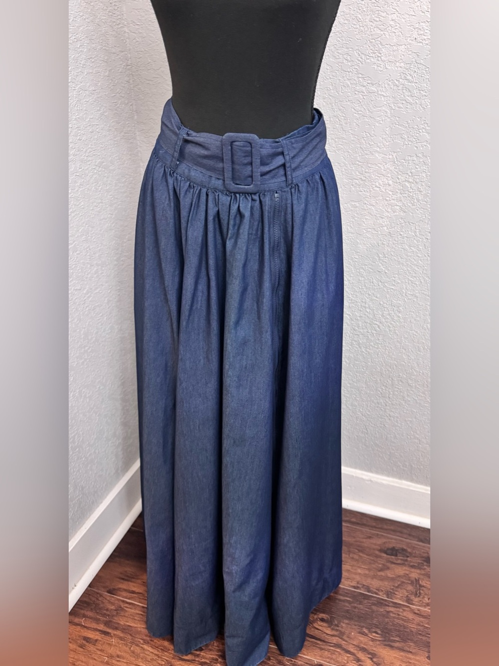 TOV Los Angeles Statement Maxi Skirt with Matching Belt Side Zipper Side Slit